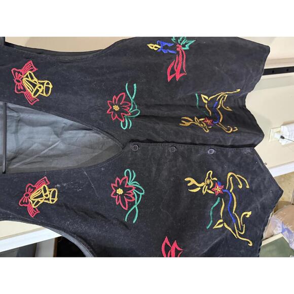 Black Embroidered Holiday Vest with Reindeer and Bells Bobbie Brooks  26/28 - Picture 3 of 5